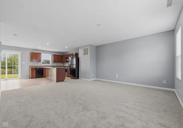 Photo 4 of Single family home for sale at 175 Dietz Dr, Greenwood, IN 46143 | MLS# 22126028 | Listing updated on 2026-09-15