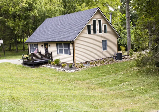 Photo 3 of Single family home for sale at 23 Northview Dr, Danville, IN 46122 | MLS# 22126033 | Listing updated on 2026-10-08