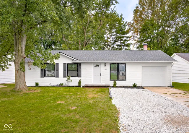Photo 1 of Single family home for sale at 420 Redwood Dr, Seymour, IN 47274 | MLS# 22126094 | Listing updated on 2026-09-22