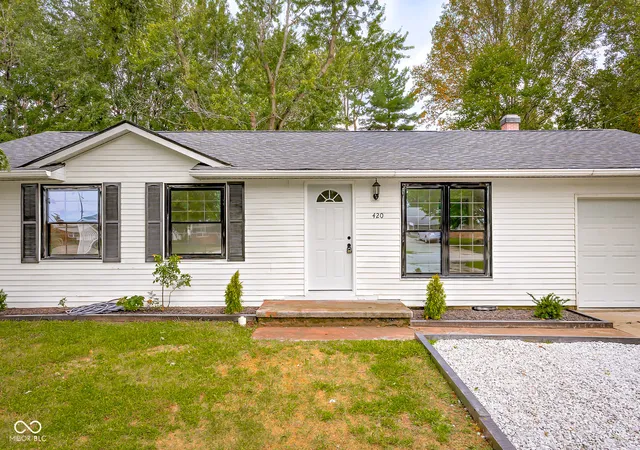 Photo 3 of Single family home for sale at 420 Redwood Dr, Seymour, IN 47274 | MLS# 22126094 | Listing updated on 2026-09-22