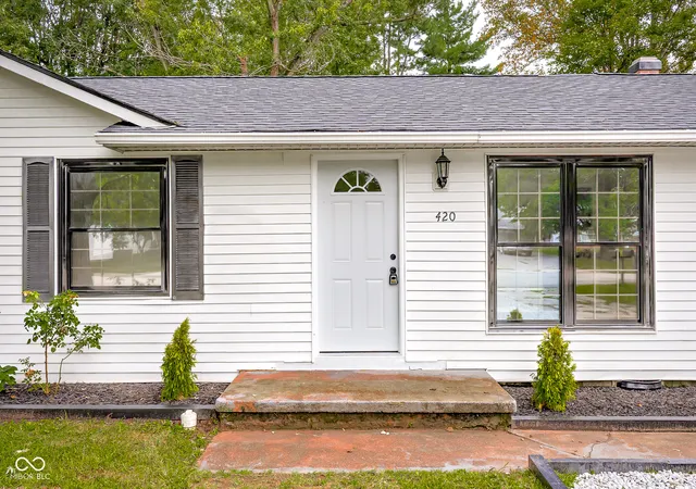 Photo 3 of Single family home for sale at 420 Redwood Dr, Seymour, IN 47274 | MLS# 22126094 | Listing updated on 2026-09-22