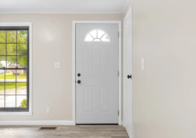 Photo 4 of Single family home for sale at 420 Redwood Dr, Seymour, IN 47274 | MLS# 22126094 | Listing updated on 2026-09-22