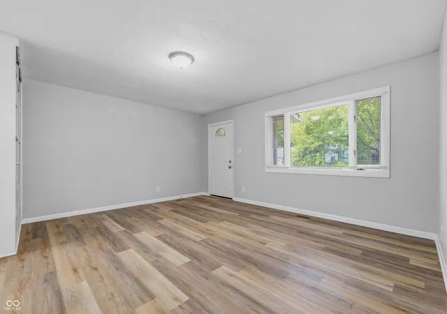 Photo 3 of Sale Pending at 3653 N Mitchner Ave, Indianapolis, IN 46226 | MLS# 22126102 | Listing updated on 2026-10-02