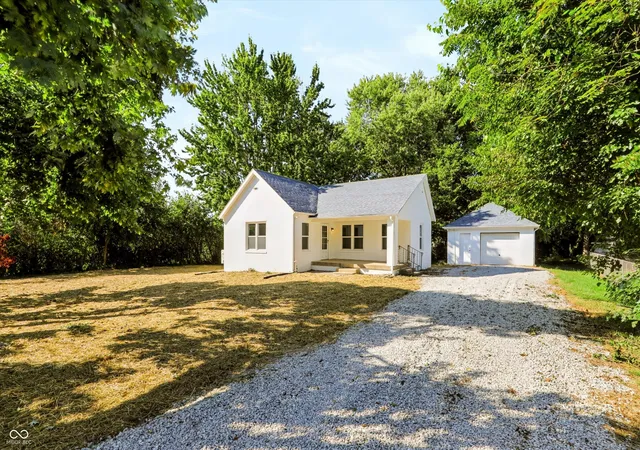 Photo 2 of Single family home for sale at 6966 W Lora Dr, Boggstown, IN 46110 | MLS# 22126124 | Listing updated on 2026-09-30