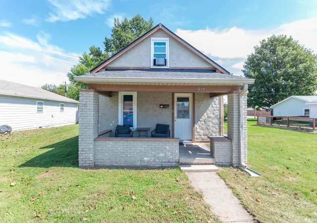Photo 1 of Single family home for sale at 959 S Lincoln St, Martinsville, IN 46151 | MLS# 22126142 | Listing updated on 2026-09-15