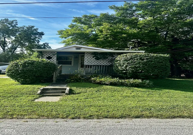 Photo 2 of Single family home for sale at 1042 Avenue E, Greencastle, IN 46135 | MLS# 22126232 | Listing updated on 2026-09-15