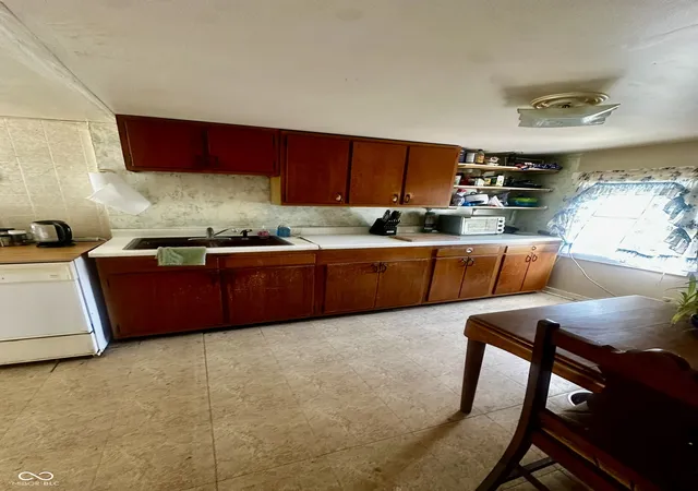 Photo 3 of Single family home for sale at 1042 Avenue E, Greencastle, IN 46135 | MLS# 22126232 | Listing updated on 2026-09-15