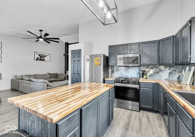 Photo 3 of Single family home for sale at 736 Kingston Cir, Brownsburg, IN 46112 | MLS# 22126240 | Listing updated on 2026-09-15