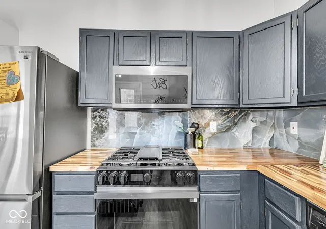 Photo 4 of Single family home for sale at 736 Kingston Cir, Brownsburg, IN 46112 | MLS# 22126240 | Listing updated on 2026-09-15