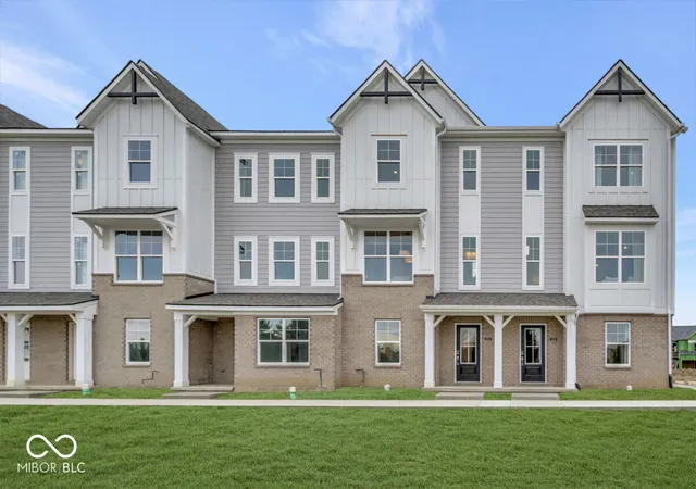 Photo 4 of Single family home for sale at 11191 Hobbsbrook Dr, Noblesville, IN 46060 | MLS# 22126245 | Listing updated on 2026-09-25