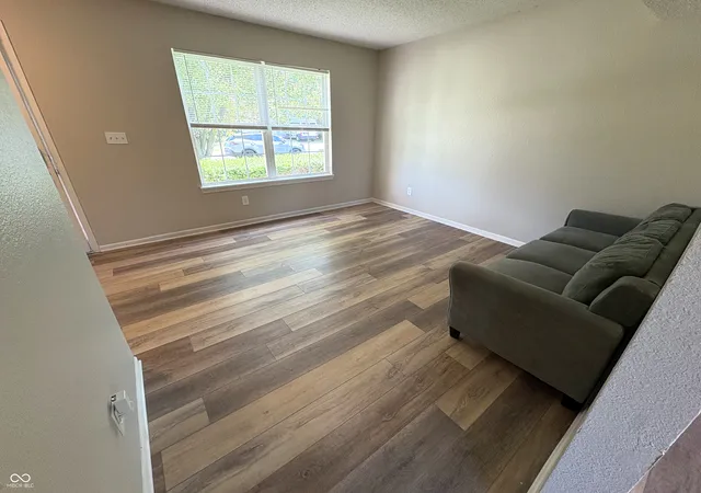 Photo 4 of Single family home for sale at 6522 Hazelhatch Dr, Indianapolis, IN 46268 | MLS# 22126249 | Listing updated on 2026-09-15