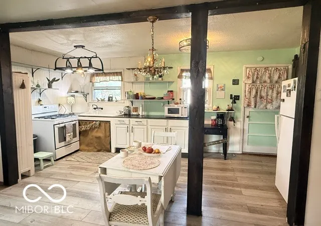 Photo 3 of Single family home for sale at 3209 W 28th Street, Muncie, IN 47302 | MLS# 22126301 | Listing updated on 2026-09-15