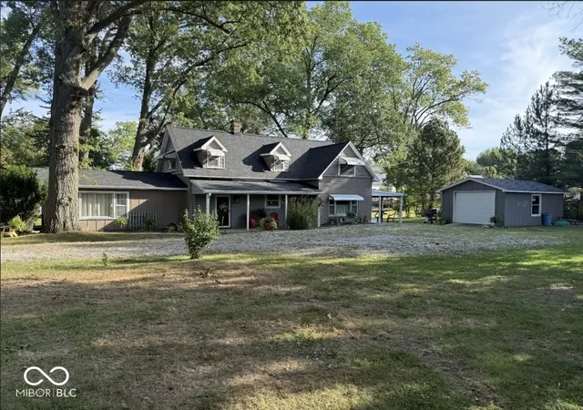 Photo 1 of Sale Pending at 924 S Walnut St, Brazil, IN 47834 | MLS# 22126317 | Listing updated on 2026-09-30