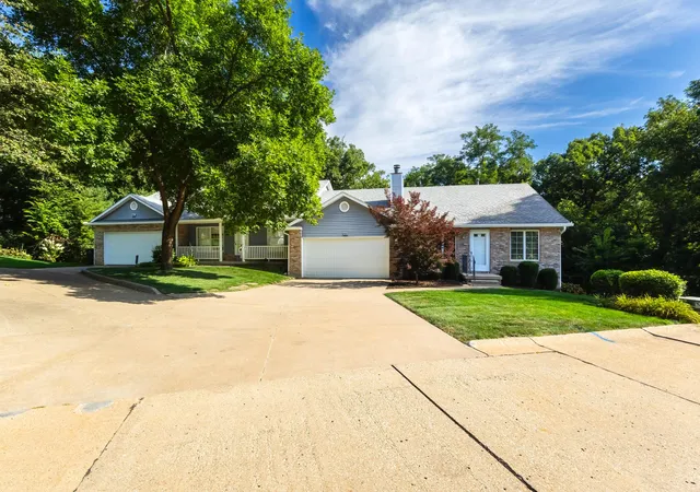 Photo 2 of Sale Pending at 4000 46th Street Ct #5, Rock Island, IL 61201 | MLS# 100000264 | Listing updated on 2026-09-24