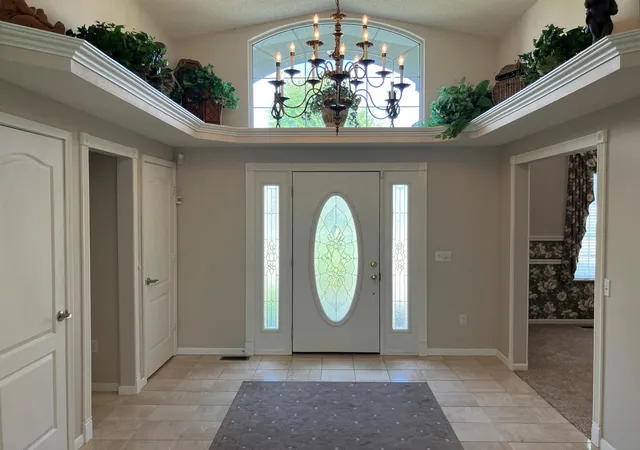 Photo 2 of Single family home for sale at 4932 Lake View Dr, Quincy, IL 62305 | MLS# 100539045 | Listing updated on 2026-09-14