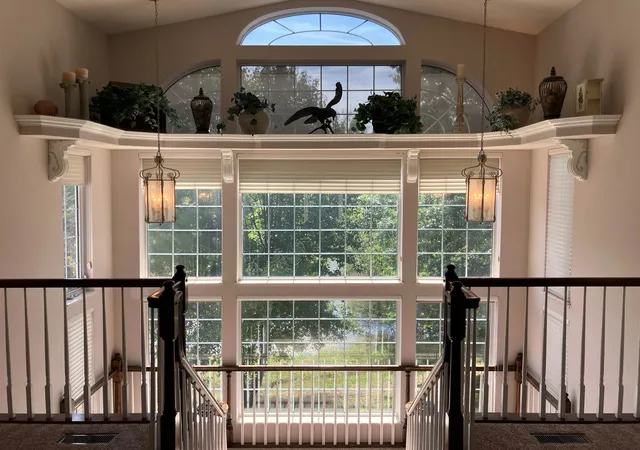 Photo 3 of Single family home for sale at 4932 Lake View Dr, Quincy, IL 62305 | MLS# 100539045 | Listing updated on 2026-09-14