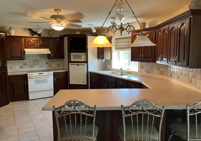 Photo 4 of Single family home for sale at 4932 Lake View Dr, Quincy, IL 62305 | MLS# 100539045 | Listing updated on 2026-09-14