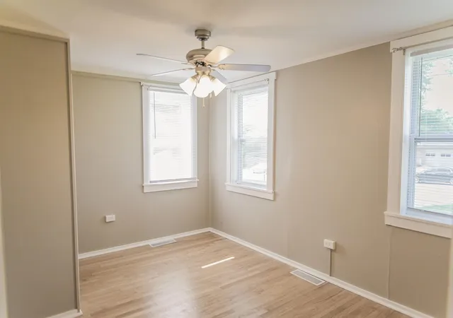 Photo 4 of Sale Pending at 3206 Harrison St, Quincy, IL 62301 | MLS# 100539070 | Listing updated on 2026-09-25