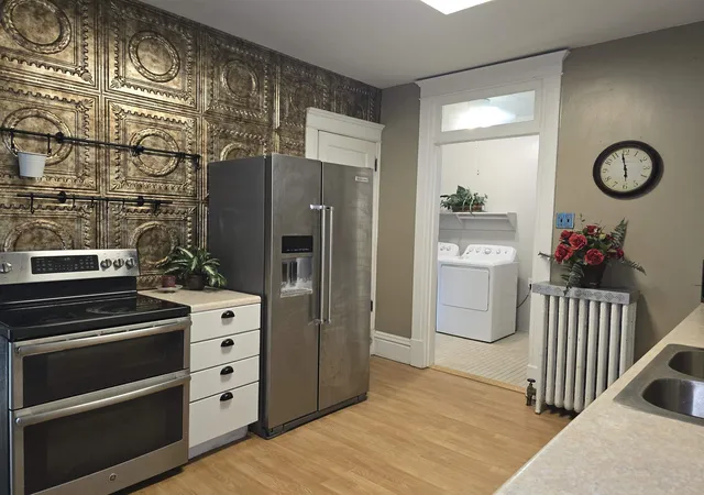 Photo 2 of Single family home for sale at 800 Main St, Carthage, IL 62321 | MLS# 100539079 | Listing updated on 2026-09-10