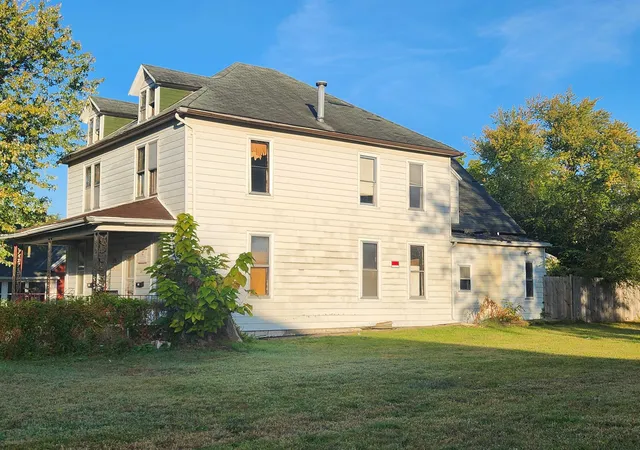 Photo 2 of Multi family home for sale at 315 317 Lind St, Quincy, IL 62301 | MLS# 100539093 | Listing updated on 2026-09-10