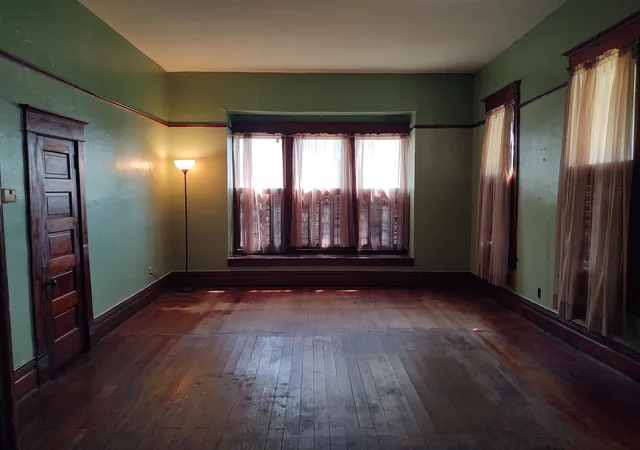Photo 3 of Single family home for sale at 604 W Vine St, Vienna, IL 62995 | MLS# 100539102 | Listing updated on 2026-09-10