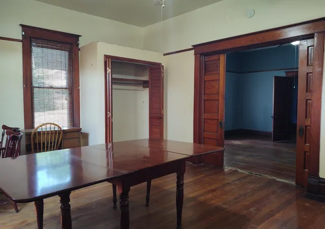 Photo 4 of Single family home for sale at 604 W Vine St, Vienna, IL 62995 | MLS# 100539102 | Listing updated on 2026-09-10