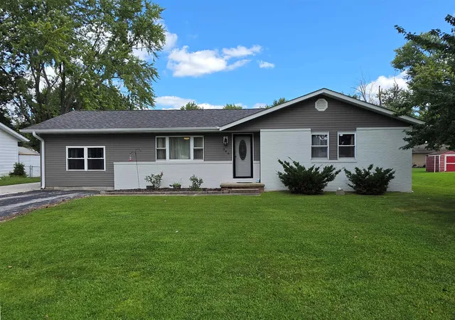 Photo 1 of Single family home for sale at 346 Woodland Dr, Salem, IL 62881 | MLS# 100539106 | Listing updated on 2026-10-07