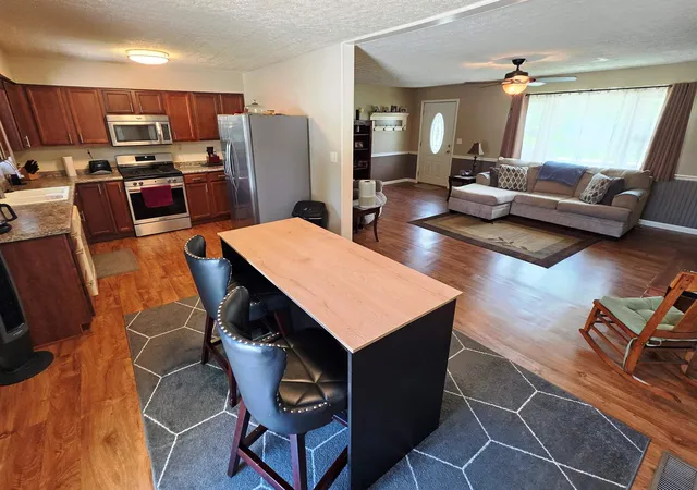 Photo 3 of Single family home for sale at 346 Woodland Dr, Salem, IL 62881 | MLS# 100539106 | Listing updated on 2026-10-07