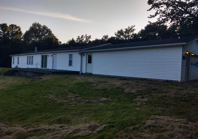 Photo 1 of Single family home for sale at 923 Ozark Rd, Ozark, IL 62972 | MLS# 100539119 | Listing updated on 2026-09-10