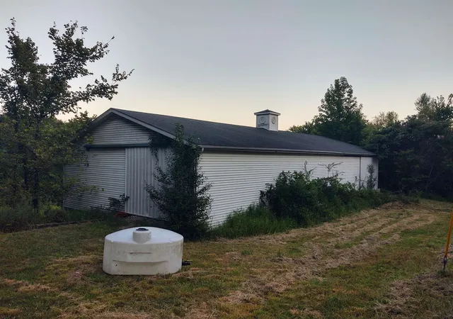 Photo 3 of Single family home for sale at 923 Ozark Rd, Ozark, IL 62972 | MLS# 100539119 | Listing updated on 2026-09-10