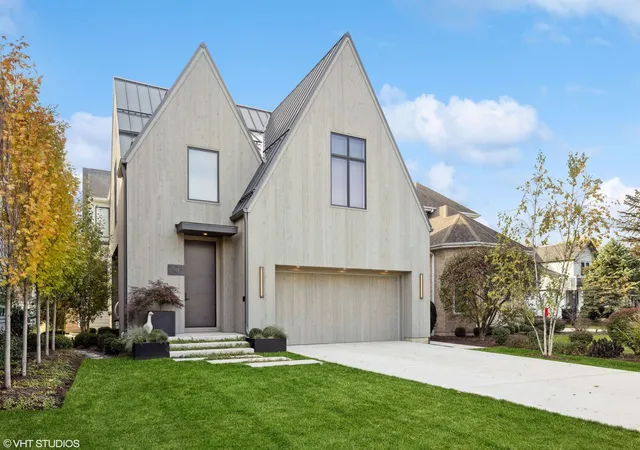 Photo 2 of Sale Pending at 186 E South St, Elmhurst, IL 60126 | MLS# 11926360 | Listing updated on 2026-09-10