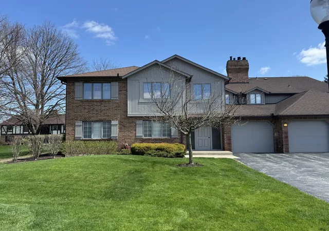 Condo for sale at 7920 W Lakeview Ct #2B, Palos Heights, IL 60463 | MLS# 12270959