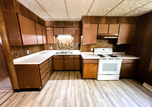 Photo 4 of Multi family home for sale at 123 W Waupansie St, Dwight, IL 60420 | MLS# 12441642 | Listing updated on 2026-09-14