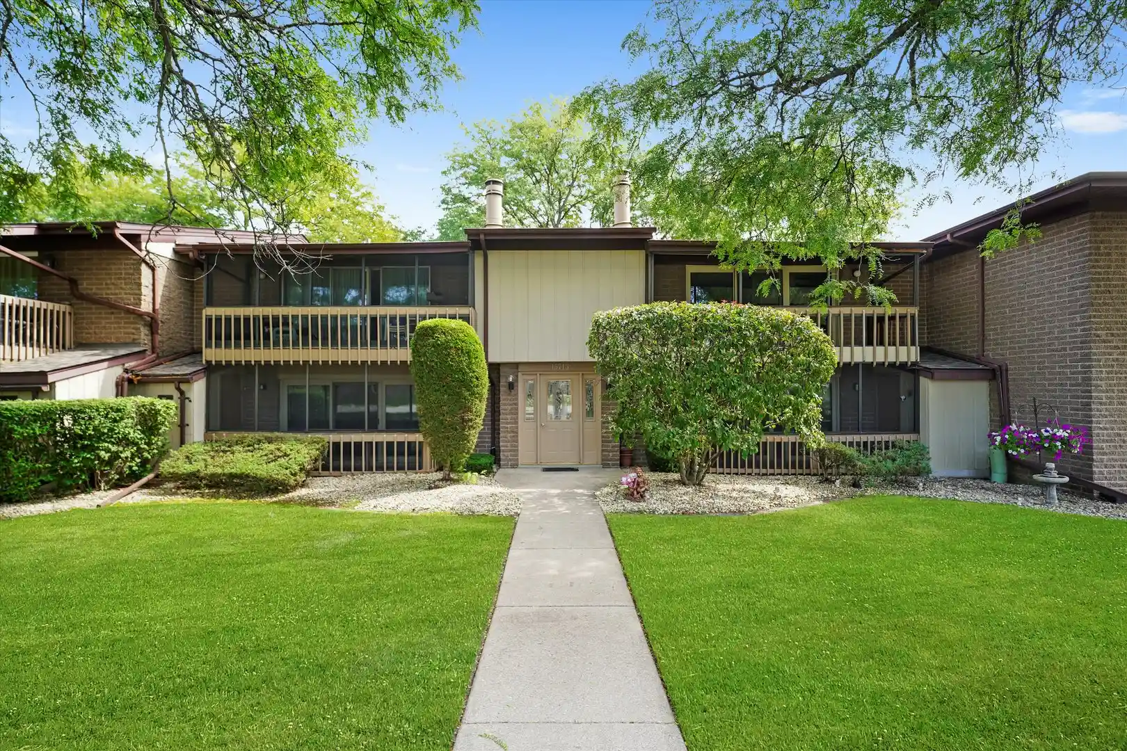 Listing Photo 1 - Condo for sale in 15713 Orlan Brk Dr located at 15713 Orlan Brk Dr, Orland Park, IL 60462 - Unit #98