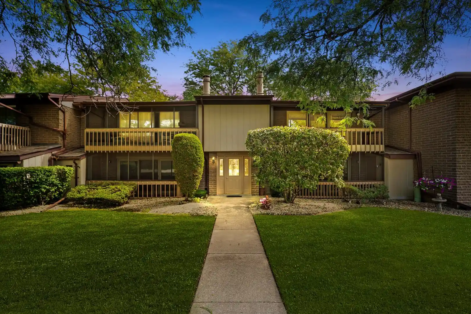 Listing Photo 2 - Condo for sale in 15713 Orlan Brk Dr located at 15713 Orlan Brk Dr, Orland Park, IL 60462 - Unit #98