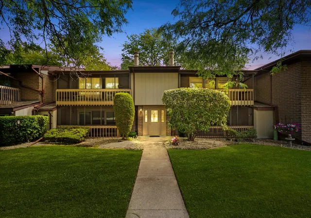 Photo 2 of Condo for sale at 15713 Orlan Brook Dr #98, Orland Park, IL 60462 | MLS# 12472144 | Listing updated on 2026-10-18