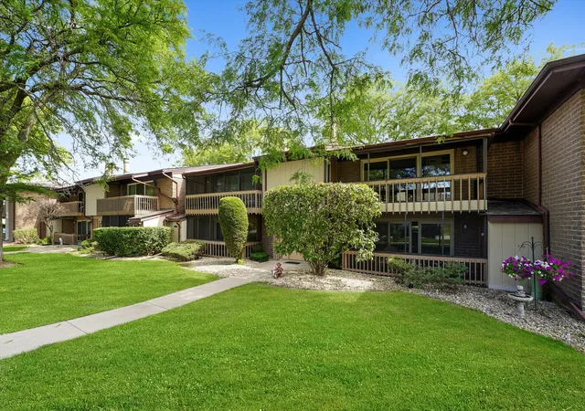 Photo 3 of Condo for sale at 15713 Orlan Brook Dr #98, Orland Park, IL 60462 | MLS# 12472144 | Listing updated on 2026-10-18