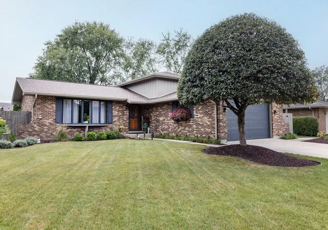 Photo 1 of Single family home for sale at 17624 Rosewood Ln, Tinley Park, IL 60487 | MLS# 12539170 | Listing updated on 2026-09-15