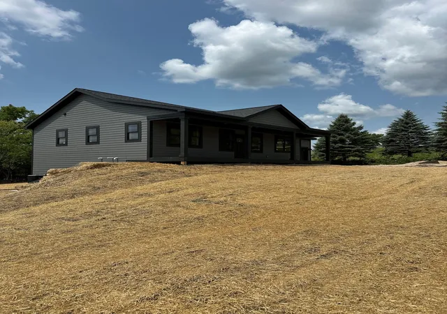 Photo 3 of Single family home for sale at 3 Harvest Ln, Galena, IL 61036 | MLS# 12543571 | Listing updated on 2026-09-10