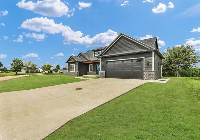 Photo 1 of Single family home for sale at 2834 Stone Crk Blvd, Urbana, IL 61802 | MLS# 12581115 | Listing updated on 2026-09-10