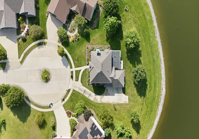 Photo 2 of Single family home for sale at 1607 Chestnut Grv Ct, Champaign, IL 61822 | MLS# 12588199 | Listing updated on 2026-09-14