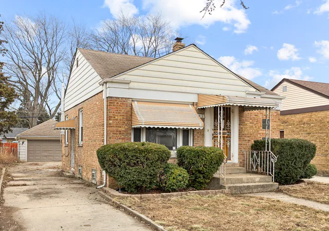 Photo 3 of Single family home for sale at 319 49th Avenue, Bellwood, IL 60104 | MLS# 12610032 | Listing updated on 2026-10-05