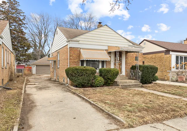 Photo 3 of Single family home for sale at 319 49th Avenue, Bellwood, IL 60104 | MLS# 12610032 | Listing updated on 2026-10-13