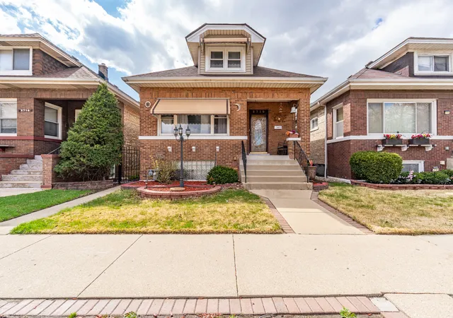 Photo 1 of Single family home for sale at 2710 Oak Park Ave, Berwyn, IL 60402 | MLS# 12614718 | Listing updated on 2026-09-15