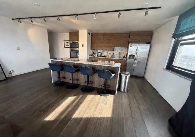 Photo 2 of Condo for sale at 3001 S Michigan Ave #1707, Chicago, IL 60616 | MLS# 12618807 | Listing updated on 2026-09-11