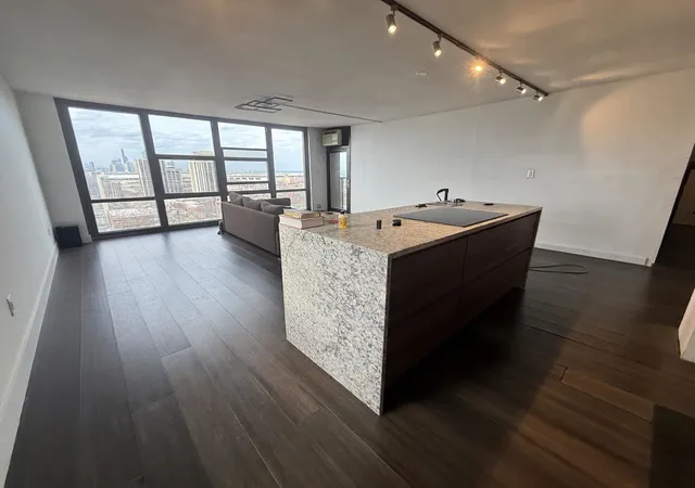 Photo 4 of Condo for sale at 3001 S Michigan Ave #1707, Chicago, IL 60616 | MLS# 12618807 | Listing updated on 2026-09-11