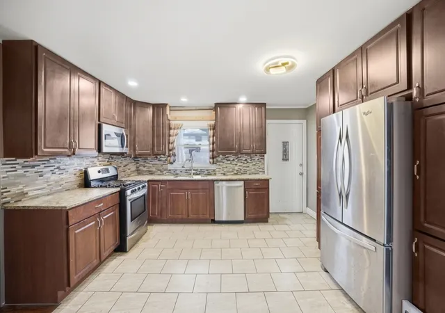 Photo 2 of Single family home for sale at 214 N Pleasant Dr, Glenwood, IL 60425 | MLS# 12621833 | Listing updated on 2026-09-23