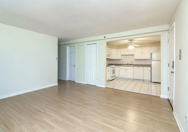 Listing Photo 4 - Condo for sale in building located at 6708 W 107Th St, Chicago Ridge, IL 60415 - Unit #3C