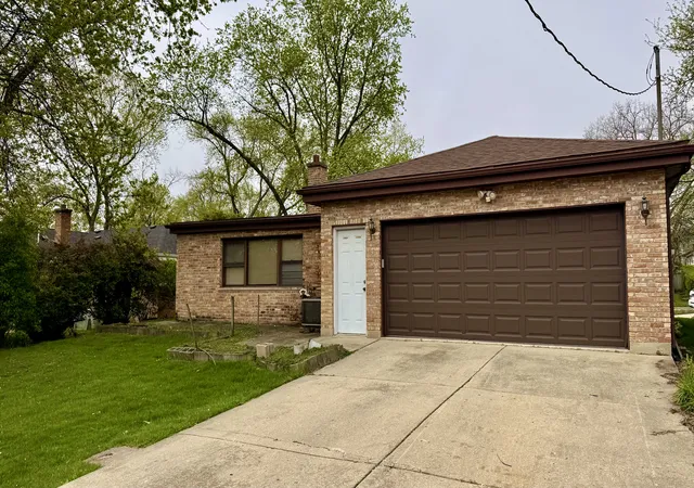 Photo 3 of Single family home for sale at 9527 Lowell Ave, Skokie, IL 60076 | MLS# 12629457 | Listing updated on 2026-09-27
