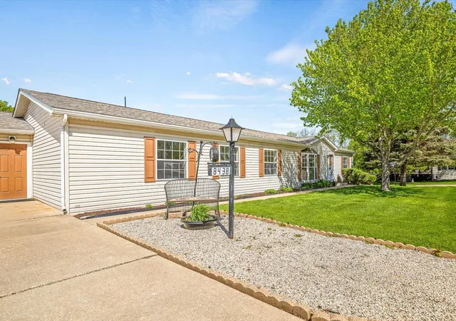 Photo 4 of Sale Pending at 8438 Hickory Tree Dr, Machesney Park, IL 61115 | MLS# 12634871 | Listing updated on 2026-09-14